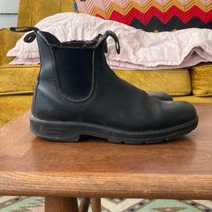Blundstones size 8